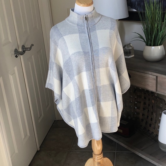 💕🆕JONES NEW YORK💕 Buffalo Plaid Cape - Picture 2 of 7